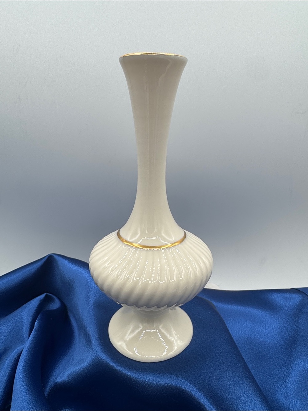 Elegant Cream Ceramic Bud Vase with Gold Trim